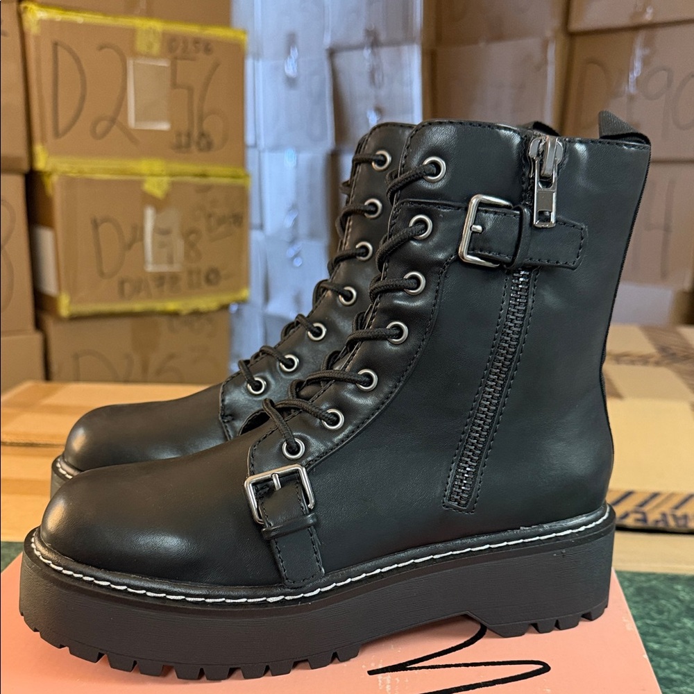 Wild Pair Women's Black Lace-Up Platform Combat Boots with Buckle & Zipper - Picture 4 of 4